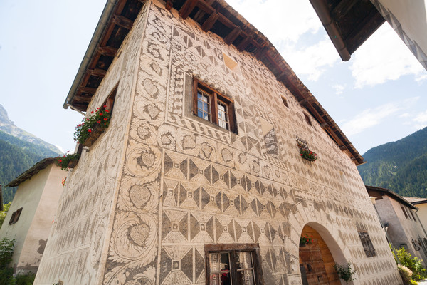 Haus Padrun bei Andeer, erbaut um 1501