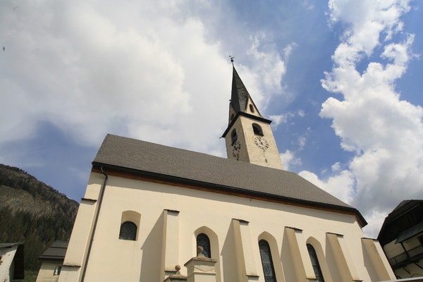 Bei der Dorfkirche von Ardez