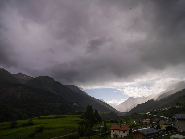 Gewitter bei Ardez im Unterengadin