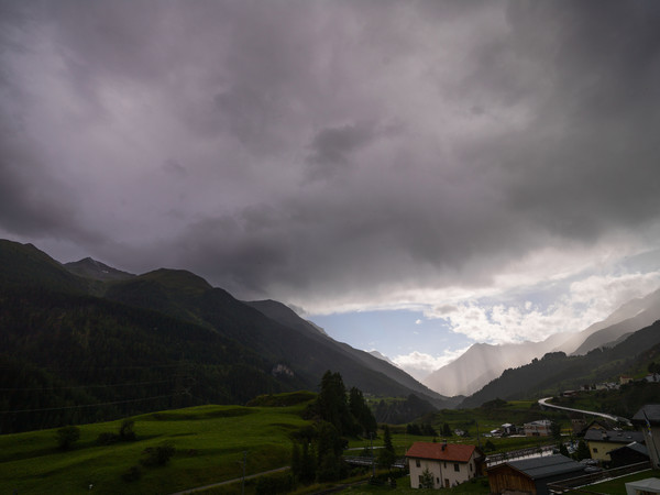 Gewitter bei Ardez im Unterengadin