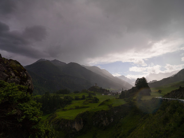 Gewitter bei Ardez im Unterengadin