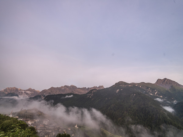 Abendstimmung nach einem Gewitter bei Ardez im Unterengadin, Graubünden, Schweiz
