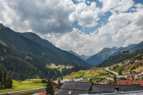 Blick von Ardez in Richtung Sur En, Unterengadin, Graubünden, Schweiz