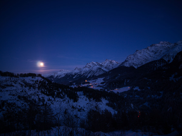 Abendstimmung in Ardez im Unterengadin, Graubünden