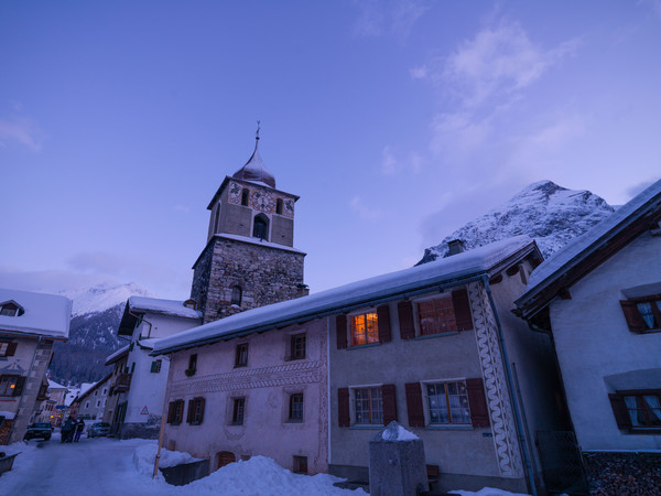 Winter in Bergün im Albulatal<br />
<br />
Über den Bau des Römerturms am Dorfplatz ist wenig bekannt. Sicher ist, dass dieser als Flucht- und Wehrturm verwendet 