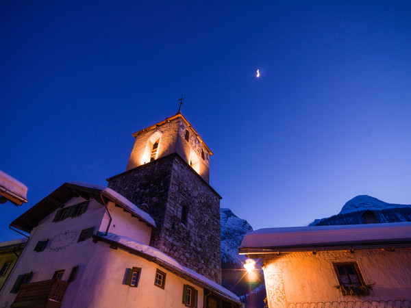 Winter in Bergün im Albulatal<br />
<br />
Über den Bau des Römerturms am Dorfplatz ist wenig bekannt. Sicher ist, dass dieser als Flucht- und Wehrturm verwendet 