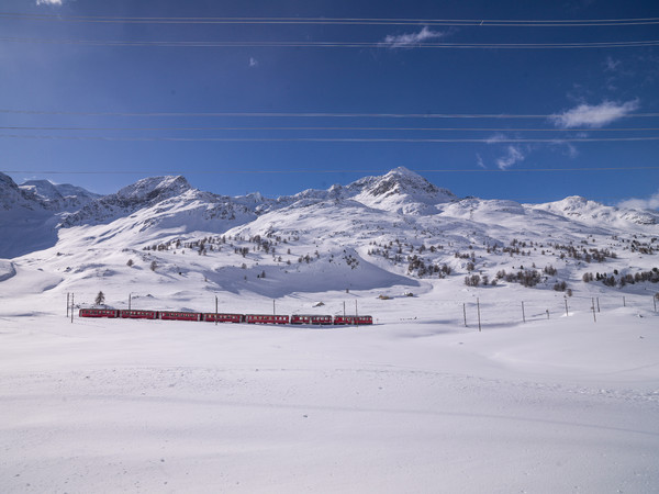Die Rhätische Bahn bei der Plaun d'Arlas auf dem Berninapass