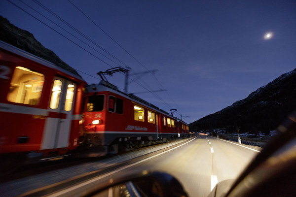 Scenic-Aufnahme der Rhätischen Bahn auf dem Berninapass im Oberengadin.