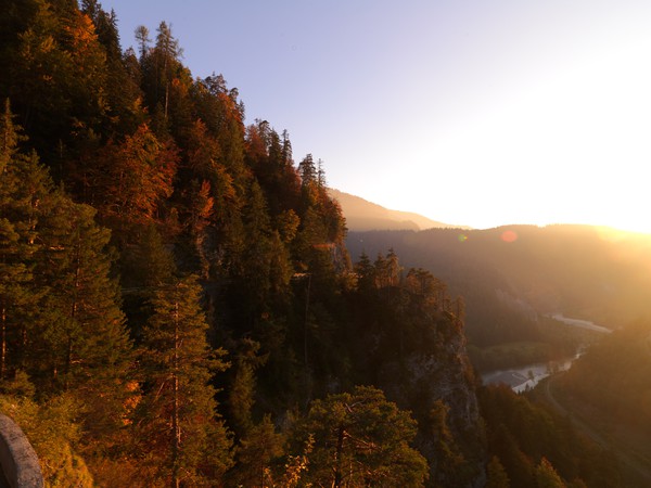 Sonnenuntergang bei der Rheinschlucht in Graubünden