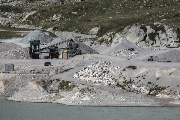 Das Kieswerk Cambrena der Costa AG auf dem Berninapass im Oberengadin in Graubünden