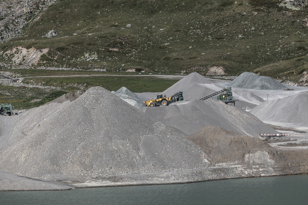 Das Kieswerk Cambrena der Costa AG auf dem Berninapass im Oberengadin in Graubünden