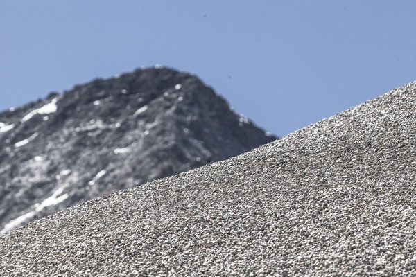 Das Kieswerk Cambrena der Costa AG auf dem Berninapass im Oberengadin in Graubünden