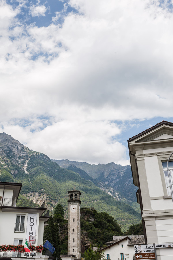 Chiavenna am Ende der Täler Valle di Giacomo und Val Bregaglia