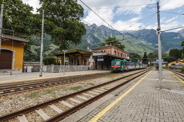 Chiavenna am Ende der Täler Valle di Giacomo und Val Bregaglia