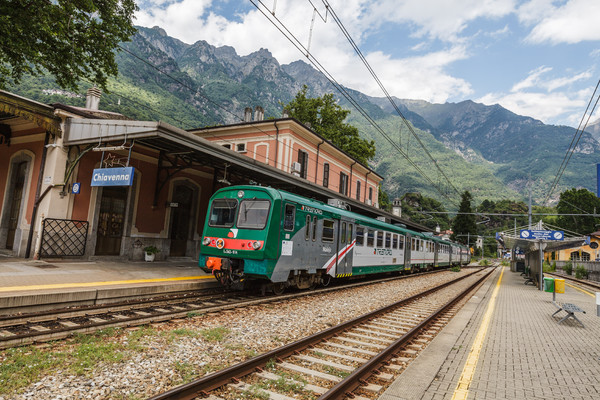 Chiavenna am Ende der Täler Valle di Giacomo und Val Bregaglia