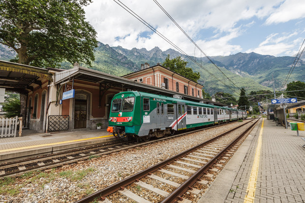 Chiavenna am Ende der Täler Valle di Giacomo und Val Bregaglia