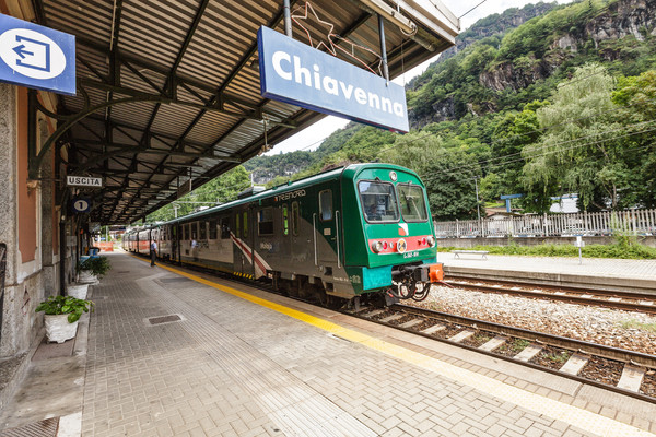 Chiavenna am Ende der Täler Valle di Giacomo und Val Bregaglia