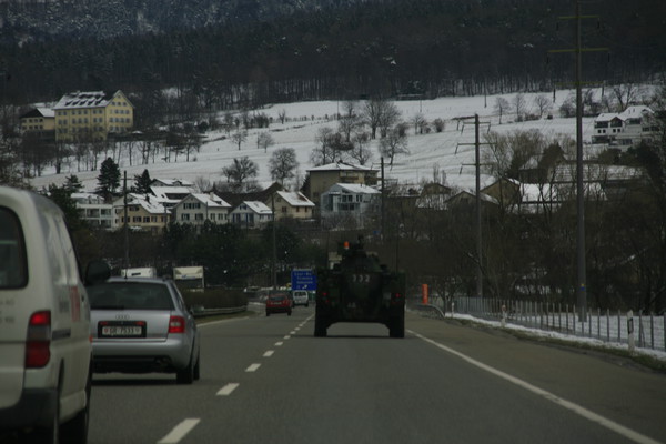 Panzer auf der A13 in Chur