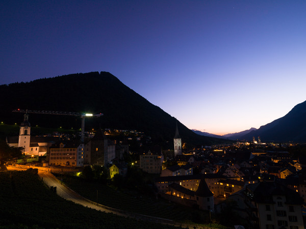 Eindunkeln über der Churer Altstadt, Rheintal, Graubünden, Schweiz, Switzerland