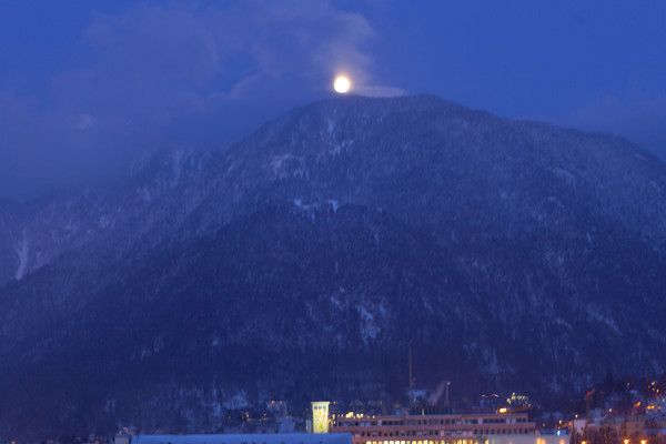 Mond über Chur, Rheintal, Graubünden, Schweiz, Switzerland