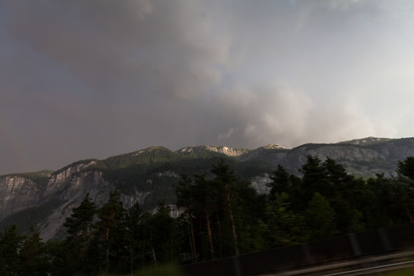 Regenbogen auf Höhe Domat/Ems im Churer Rheintal, Graubünden, Schweiz, Switzerland