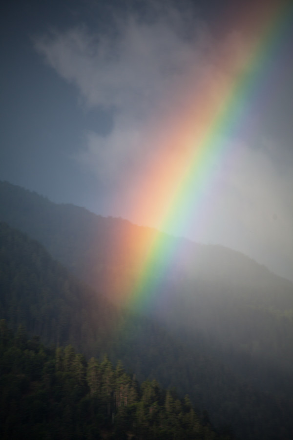 Regenbogen auf Höhe Domat/Ems im Churer Rheintal, Graubünden, Schweiz, Switzerland