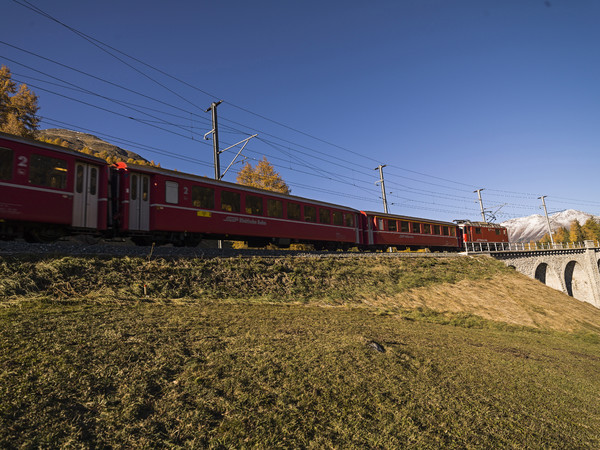 Die Rhätische Bahn bei Cinuos-chel