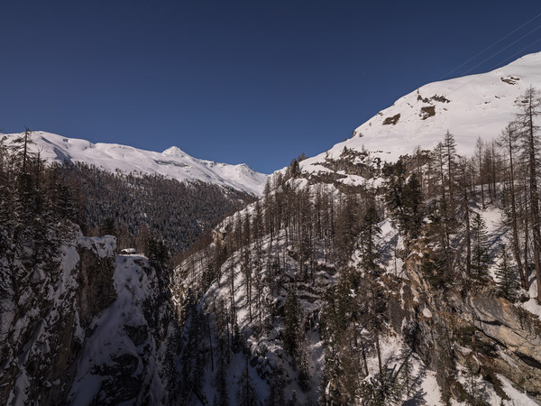 Blick von der Lezibrücke zwischen Cröt und Cresta im Avers, Graubünden