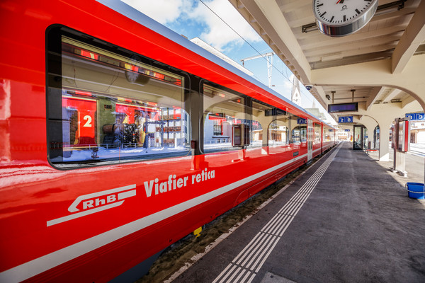 Die Rhätische Bahn im Bahnhof Davos Platz