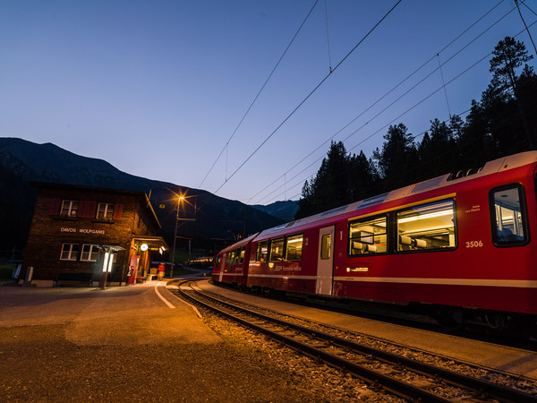 Rhätische Bahn und Abendstimmung bei Davos Wolfgang.
