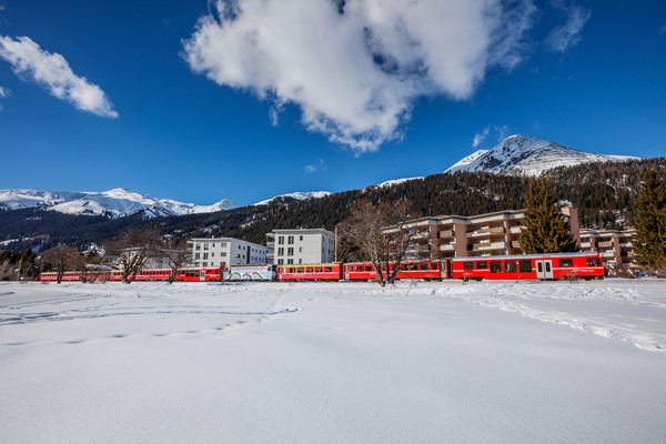 Die Rhätische Bahn bei Davos im Prättigau