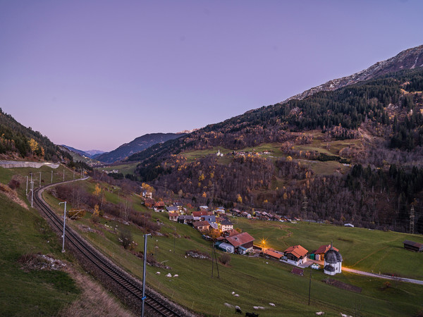 Herbstliche Abendstimmung bei Disla im Bündner Oberland