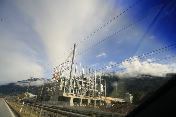 Bau des Biomasse Kraftwerks von Domat/Ems, Graubünden