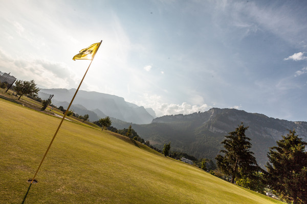 Golfplatz des Golfclub Domat/Ems in Graubünden