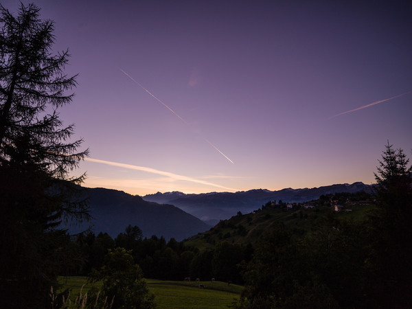 Abendstimmung bei Feldis in Graubünden, Blick in Richtung Trin/Surselva