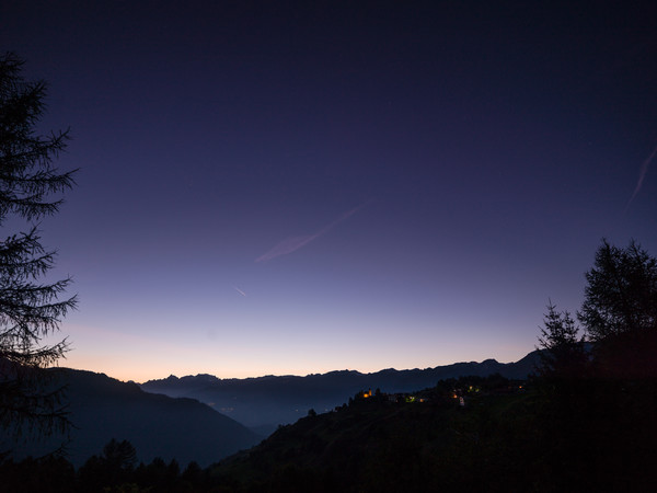 Abendstimmung bei Feldis in Graubünden, Blick in Richtung Trin/Surselva