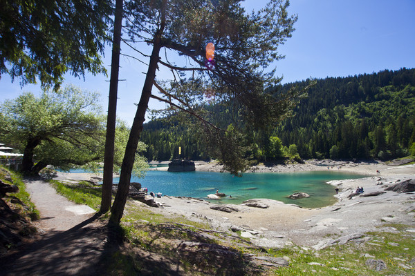 Caumasee in Flims, 2011 mit sehr wenig Wasser