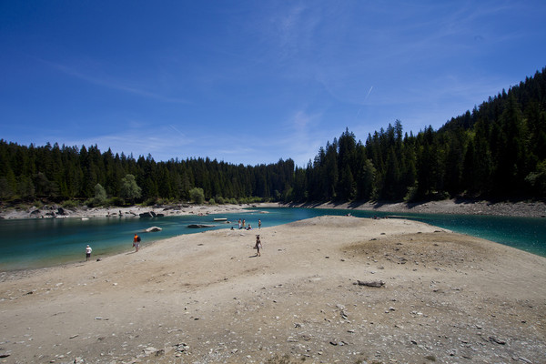 Caumasee in Flims, 2011 mit sehr wenig Wasser