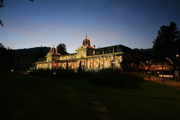 Hotel Waldhaus in Flims, angestrahlt von Gerry Hofstetter