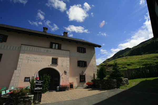 Gasthaus Tschuggen auf dem Flüelapass in Graubünden, Schweiz