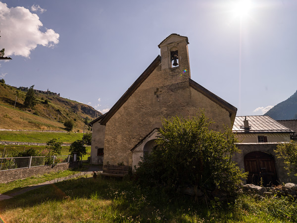 Kleine Kapelle bei Giarsun unterhalb von Guarda im Unterengadin, Graubünden