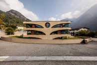 Foto: Schulhaus; Grono; Misox; Val Mesolcina; Graubünden; Schweiz