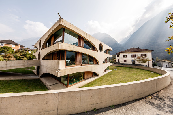 Schulhaus; Grono; Misox; Val Mesolcina; Graubünden; Schweiz