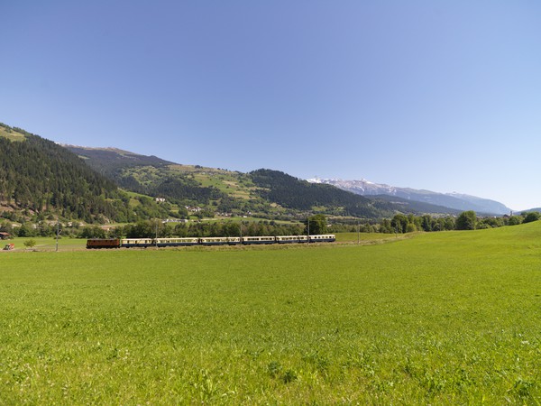 Alpine Classic Pullman Express bei Castrisch