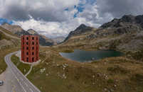 Foto: Roter Turm, Julierpass, Engadin, Graubünden, Schweiz