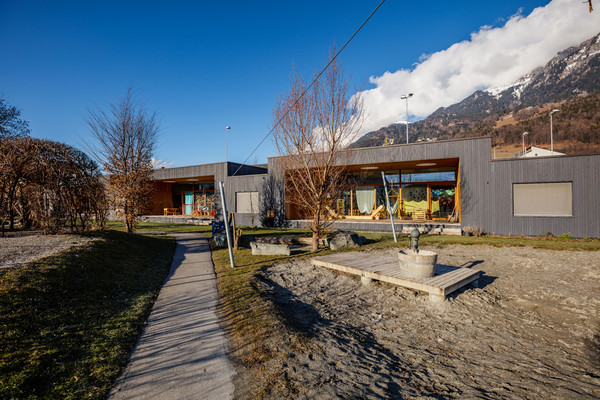 Erweiterungsbau «Dreifachkindergarten» bei der Schulanlage Eschergut in Malans in der Bündner Herrschaft, Graubünden