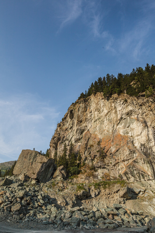 Steinbruch am oberen Ende des Marmorera-Stausees im Oberhalbstein