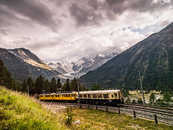 Foto: Bernina Nostalgie Express, Montebellokurve, Morteratsch, Pontresina, Graubünden