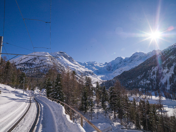 Blick von der Montebellokurve in Richtung Berninagruppe