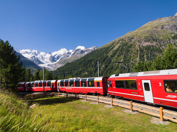 Montebellokurve; Bernina Pass; Pontresina; Oberengadin; Engadin; Graubünden; Schweiz; Switzerland; Landschaft; Schweiz; RhB, Rhätische Bahn;
